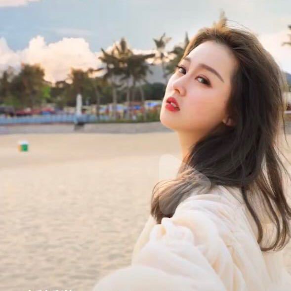 性感可人的兼职美女