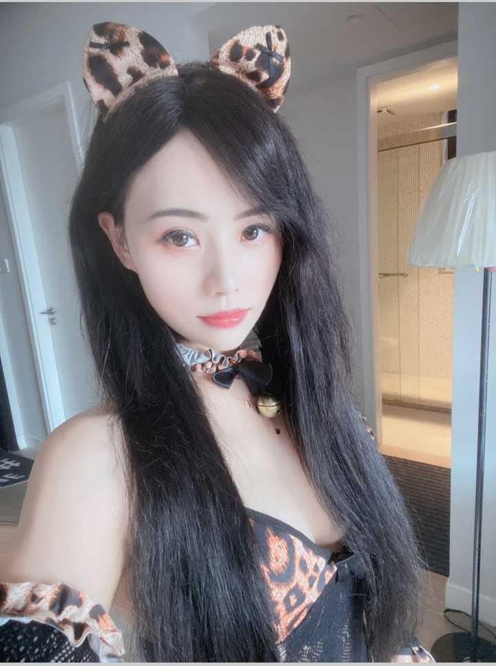 喜欢情趣内衣的小野猫