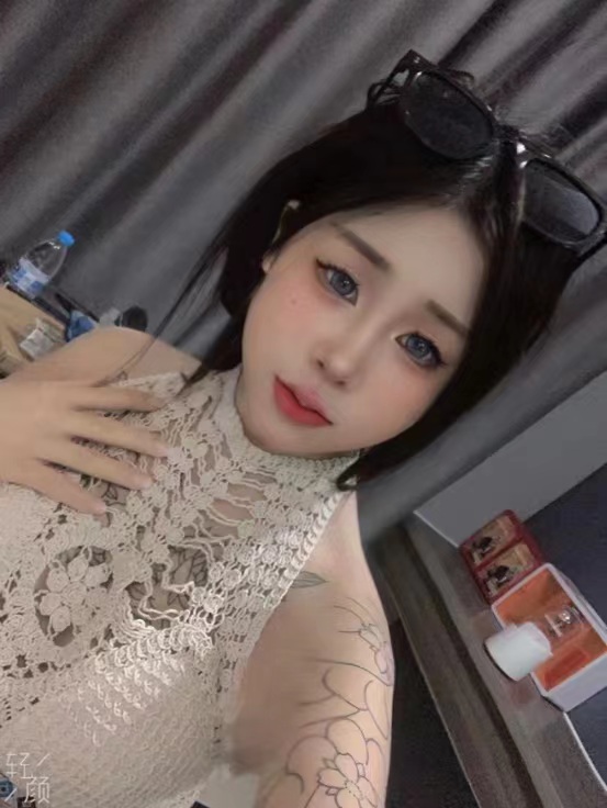 自带工作室，服务一流，身材诱人