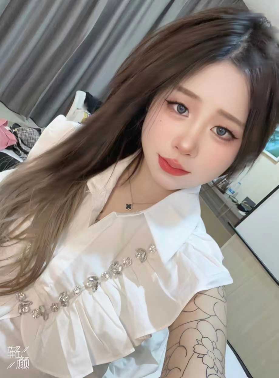 自带工作室，服务一流，身材诱人