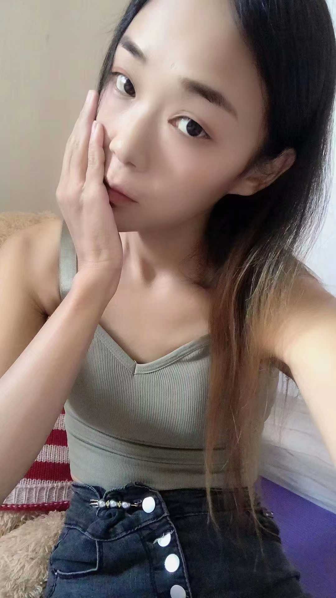 国际饭店附近值得一试的小姐姐