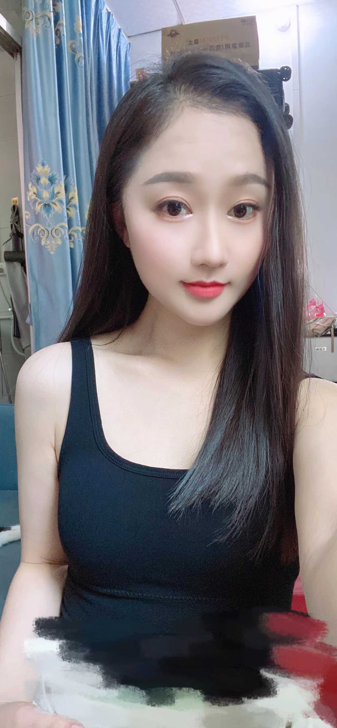 主打一个年轻漂亮的小姐姐