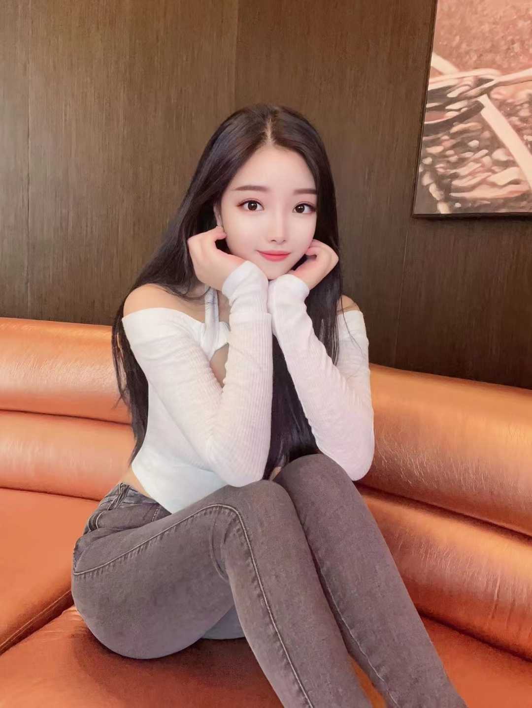 东晓南桃子，轻熟美妇