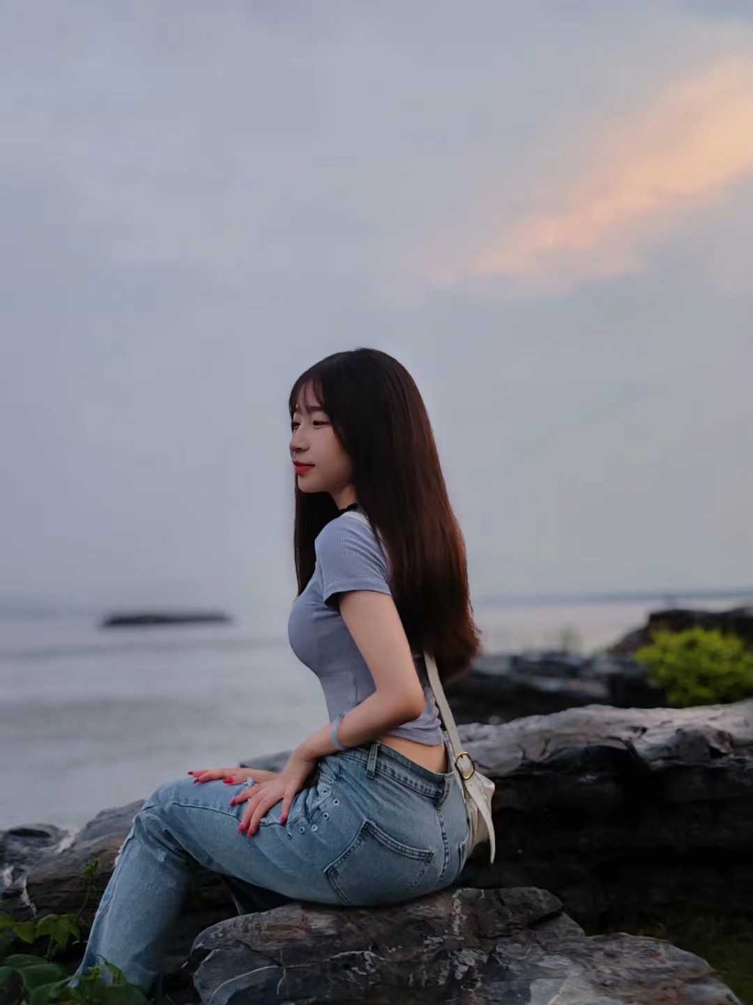 刚满18岁的小姐姐很润