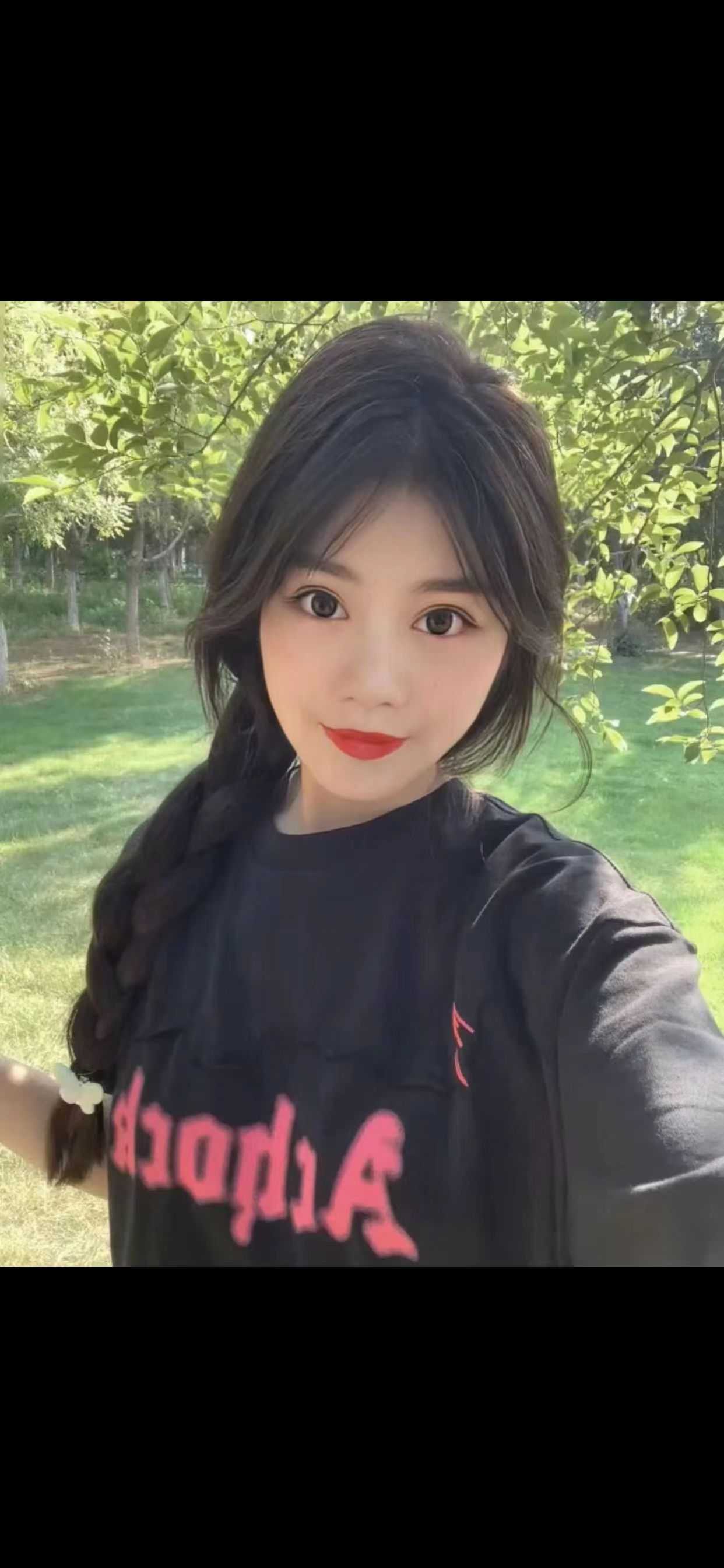 吞入口中，进进出出，射得很爽