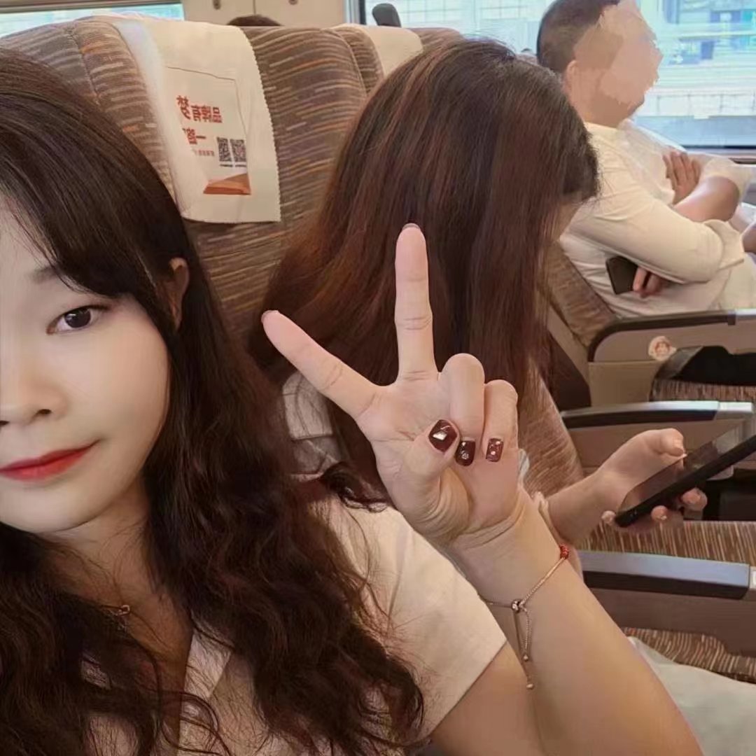 服务很认真不机车，随后戴套开干