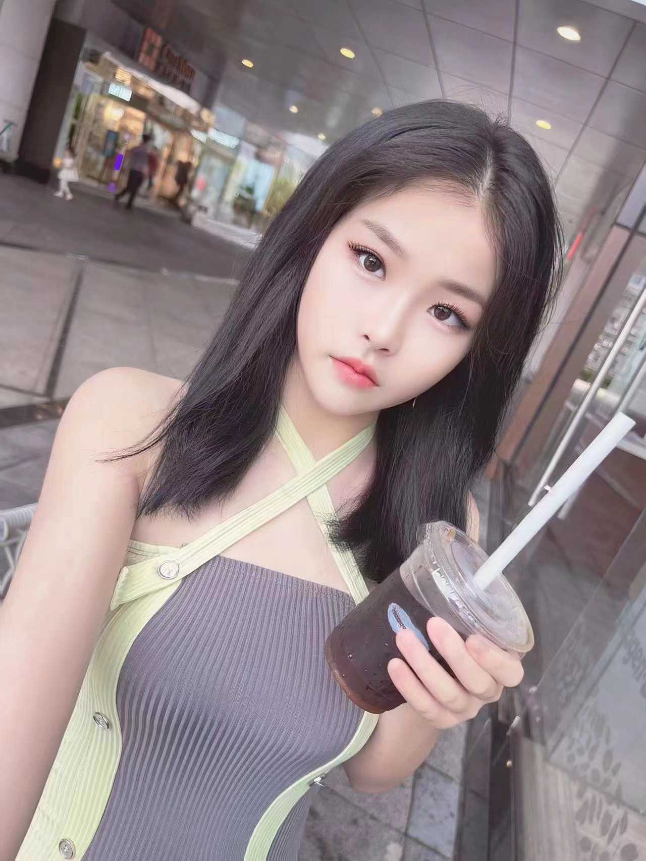 很会的19岁小嫩妹