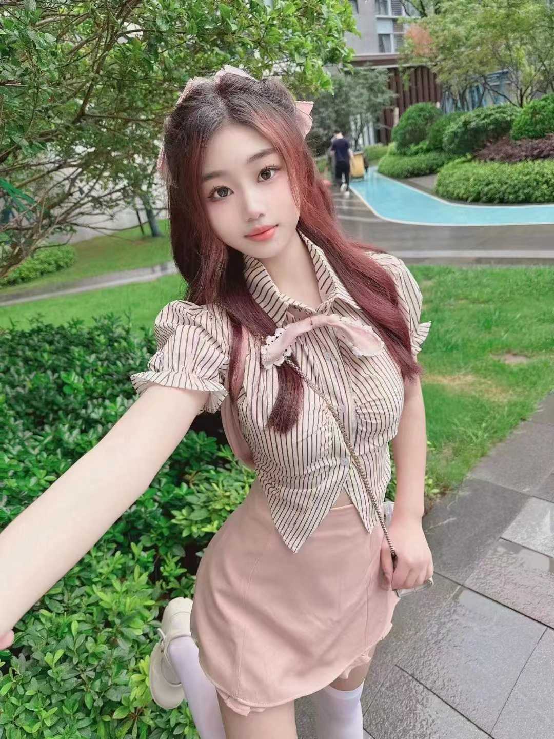 超级年轻的兼职美女