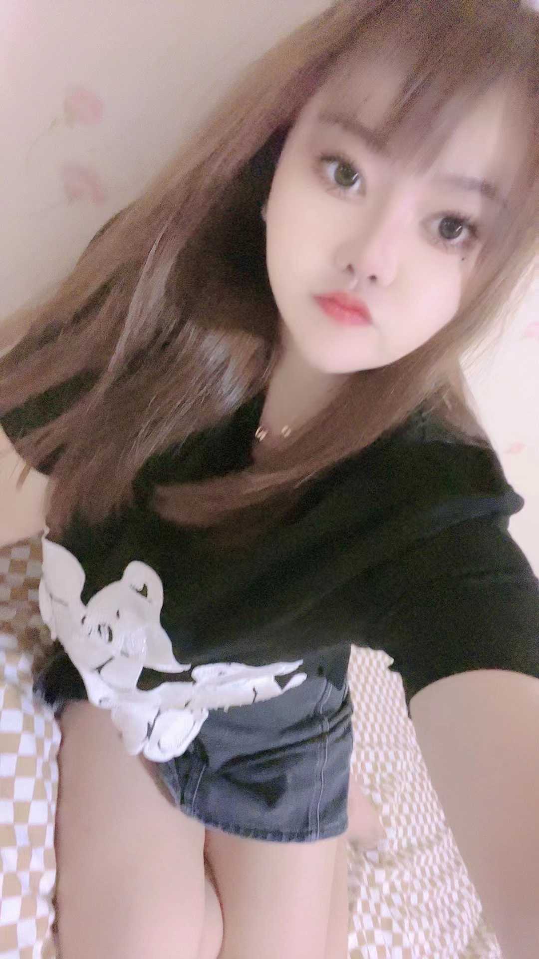 妹妹挺会的，搞得特别嗨