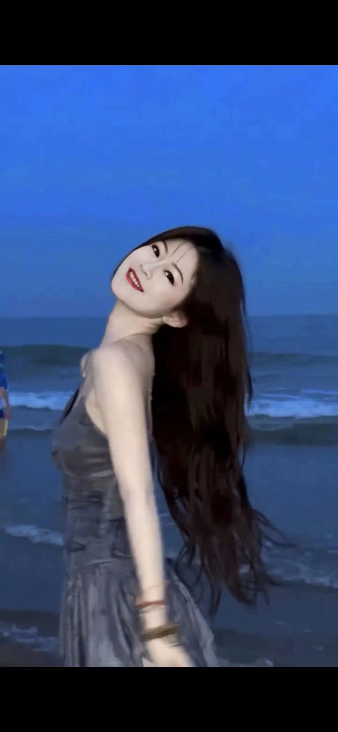 看她屁股在前面扭着就想插