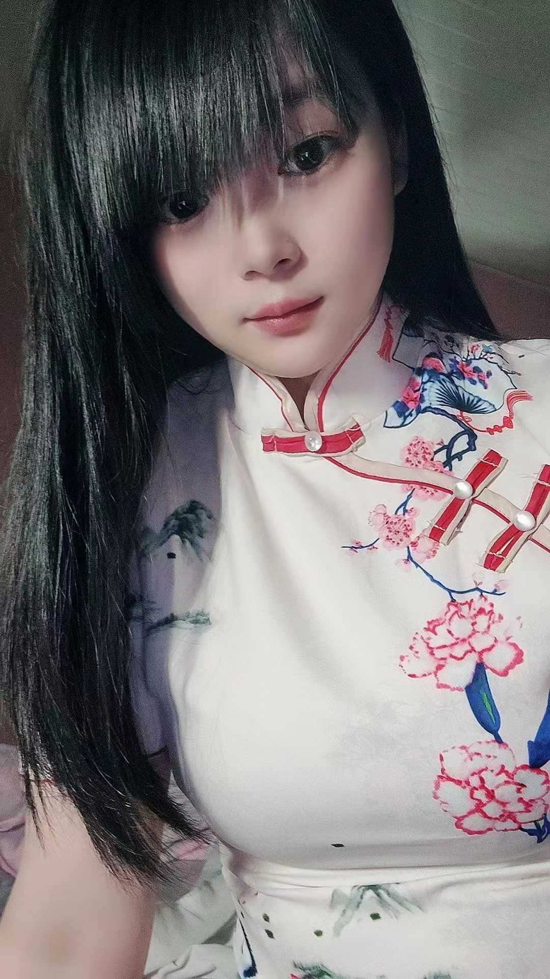 刚刚下海的小姐姐