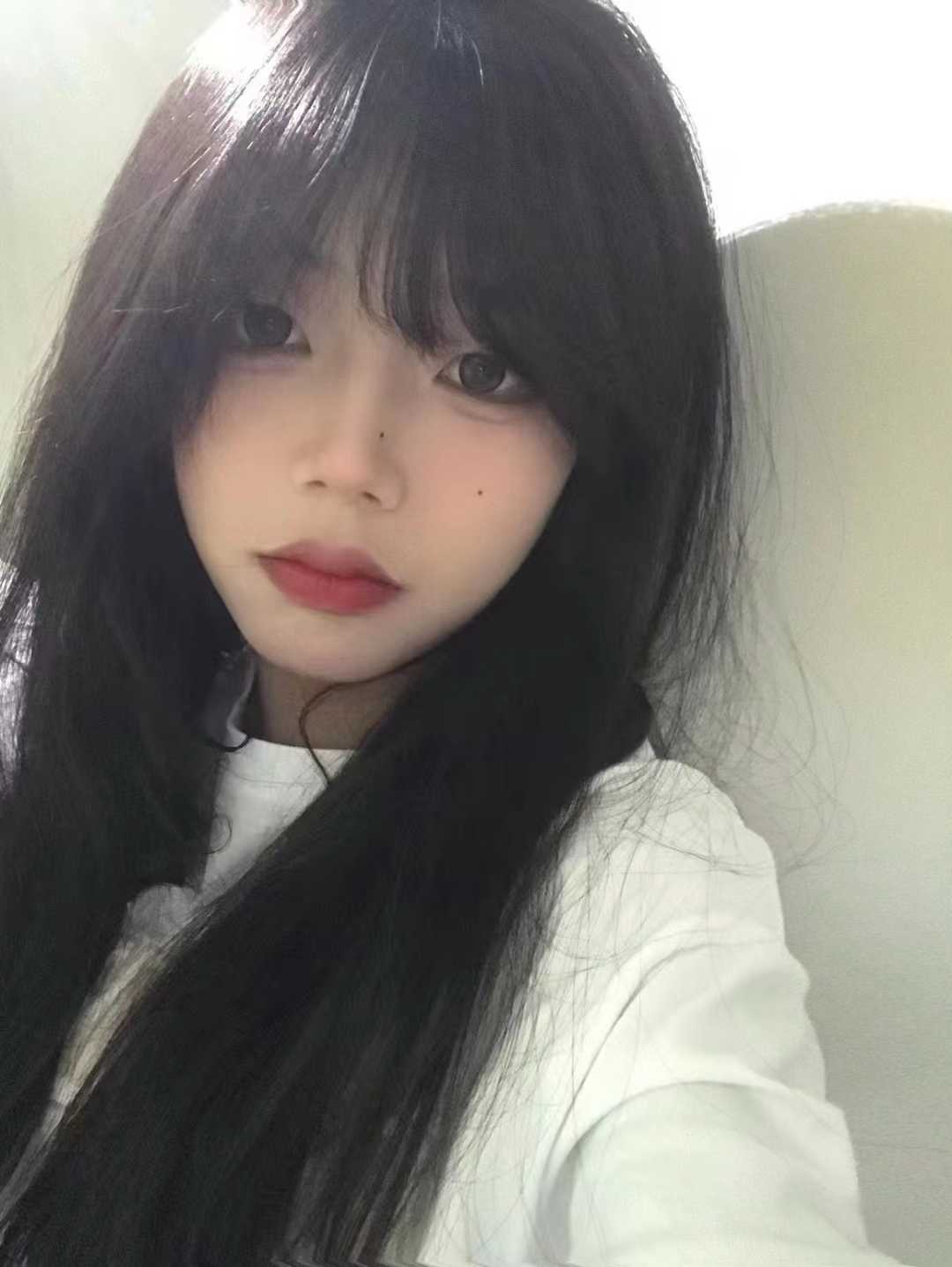 嫩妹的制服诱惑，实在忍不住