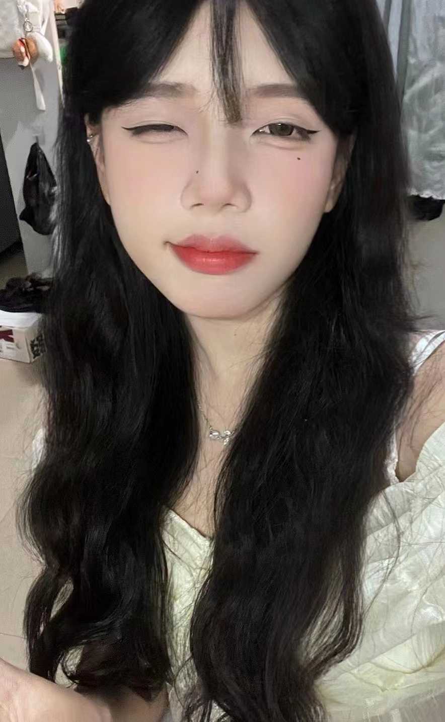 嫩妹的制服诱惑，实在忍不住