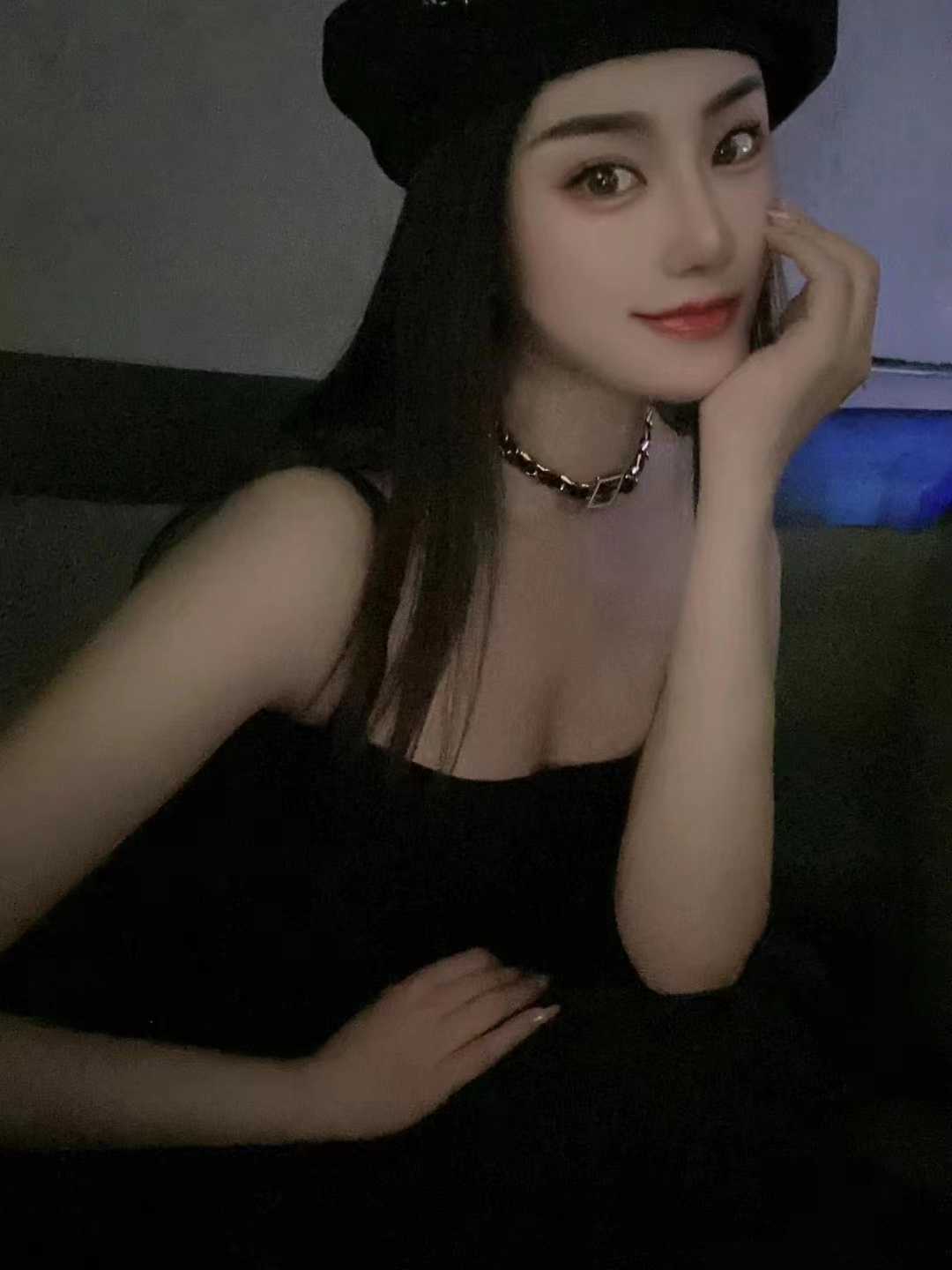 其他姿势也很配合妹子身材好，脸蛋也好