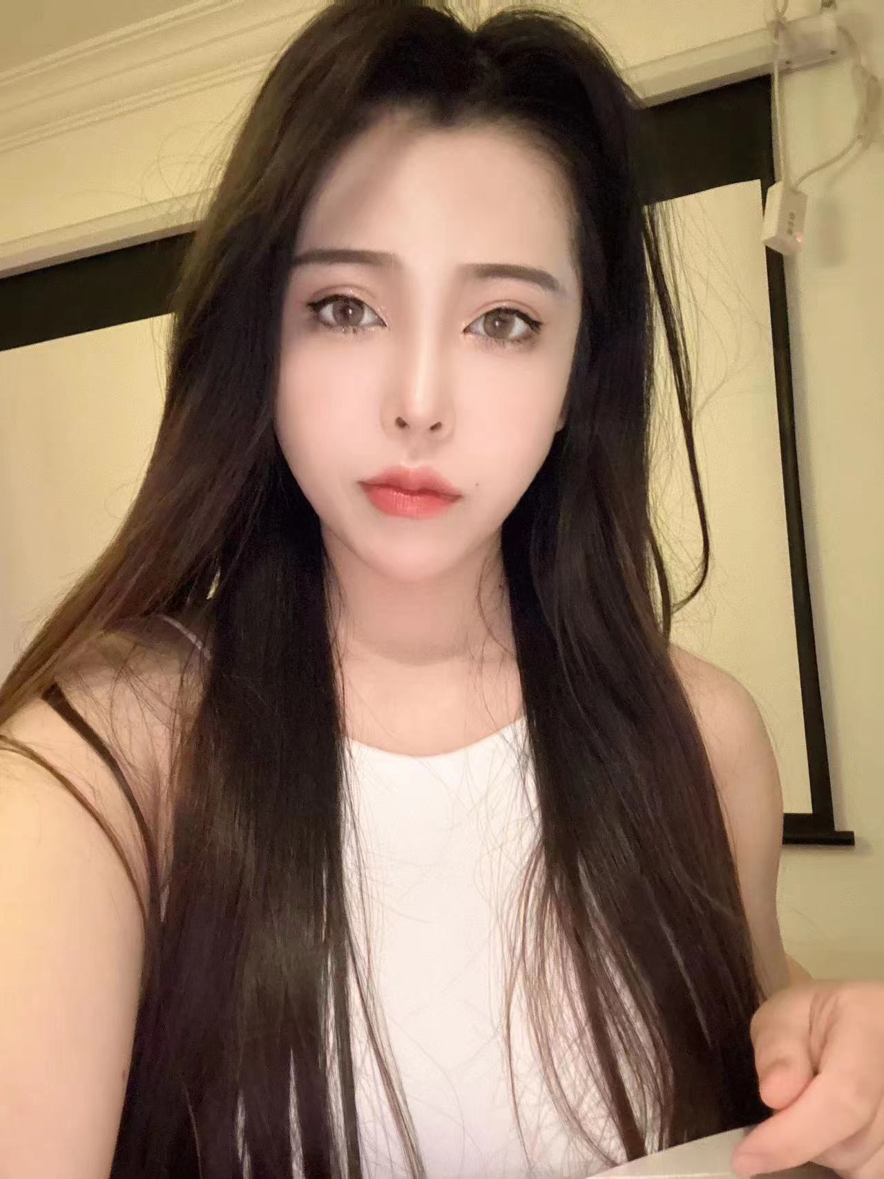很棒的翘臀美女