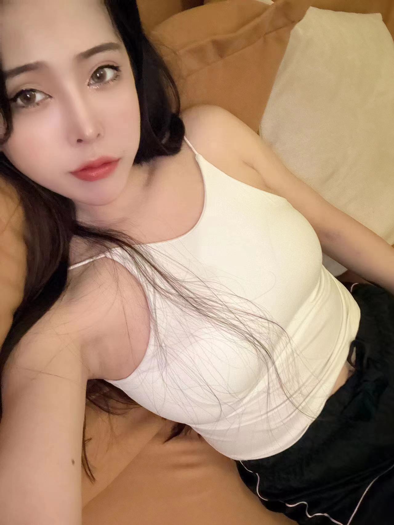 很棒的翘臀美女