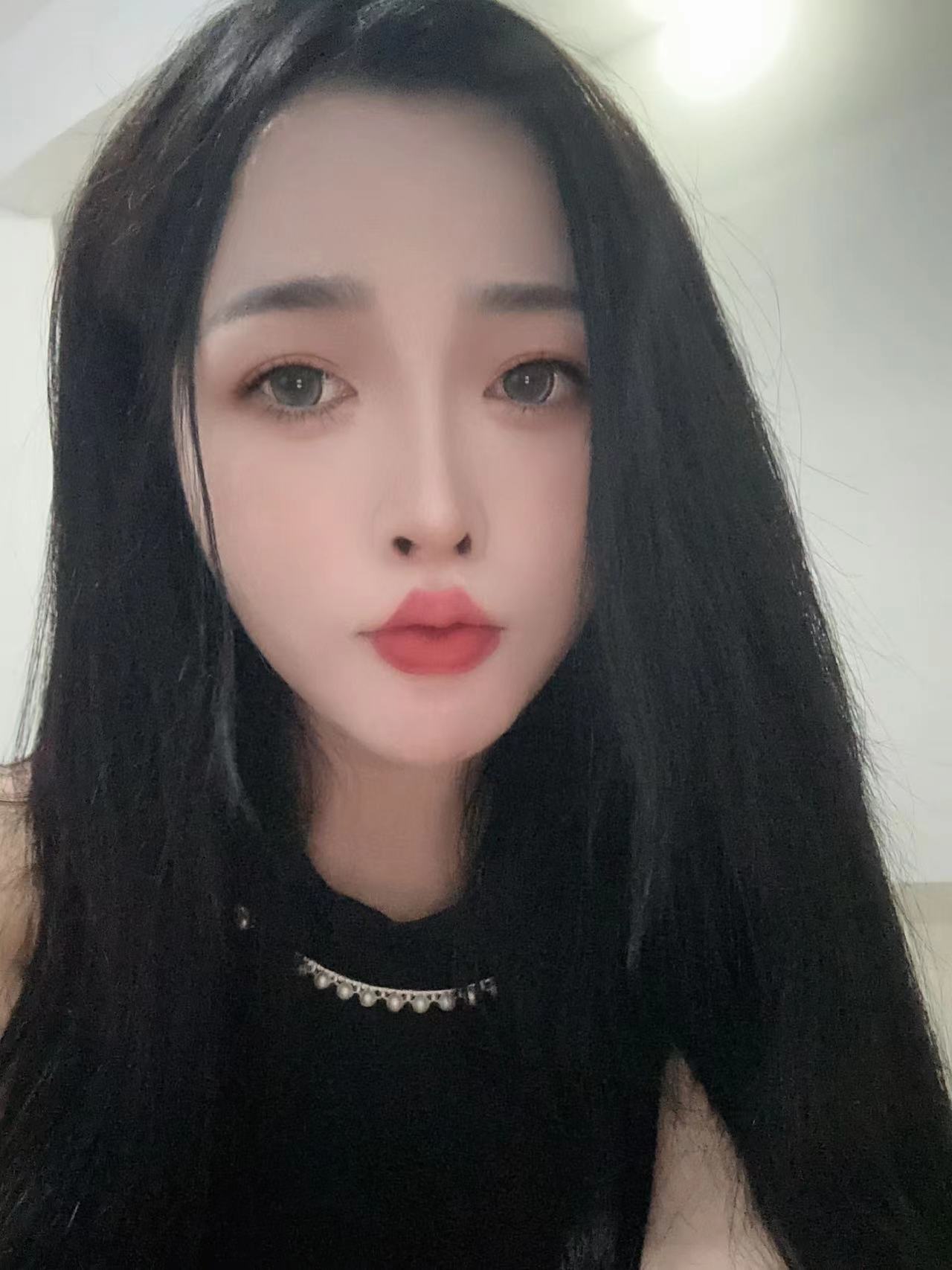 紧致粉嫩的漂亮小妹