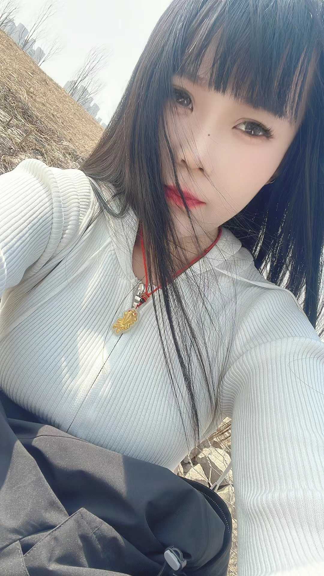 南关小妹人美胸大