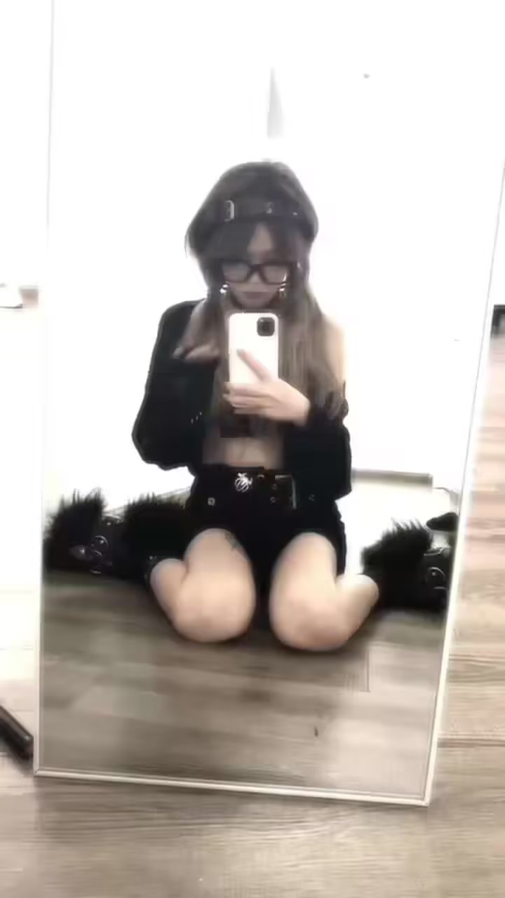 兼职小嫩妹一个