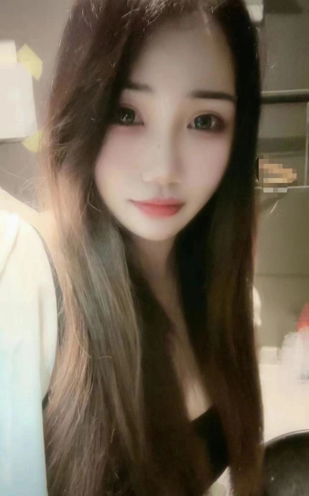 美女颜值好，身材高挑