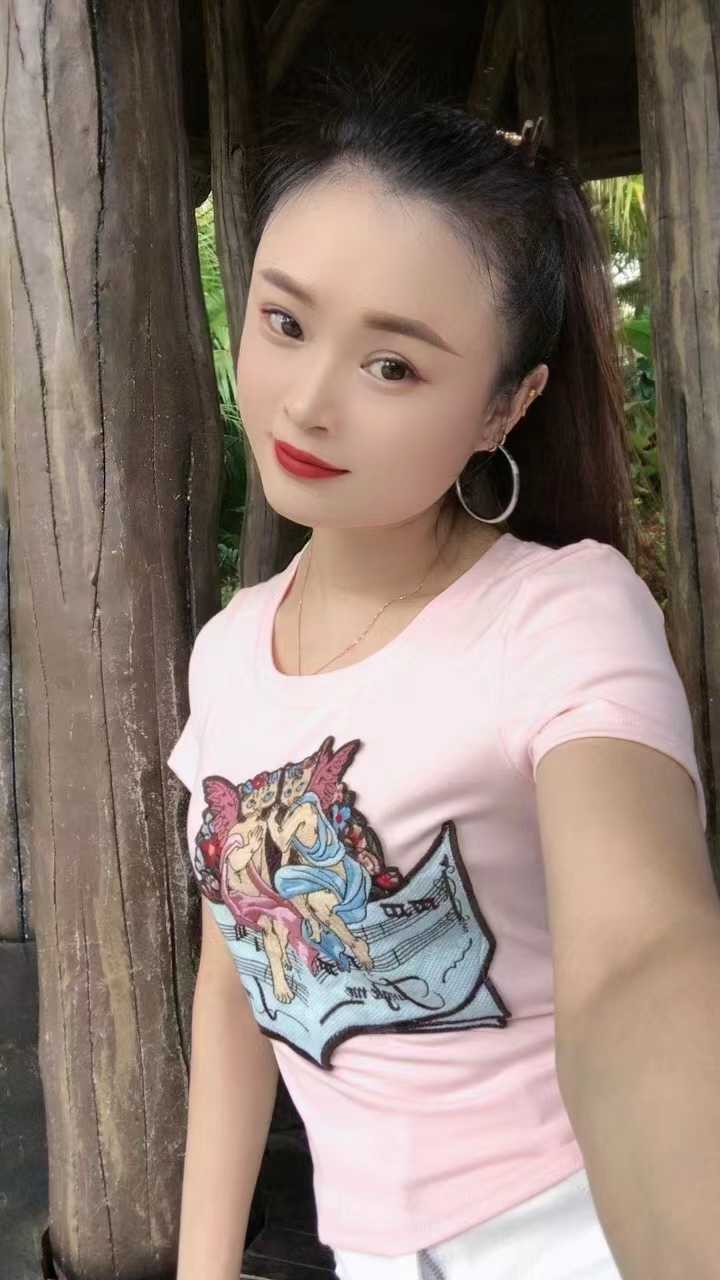 超级会的小姐姐