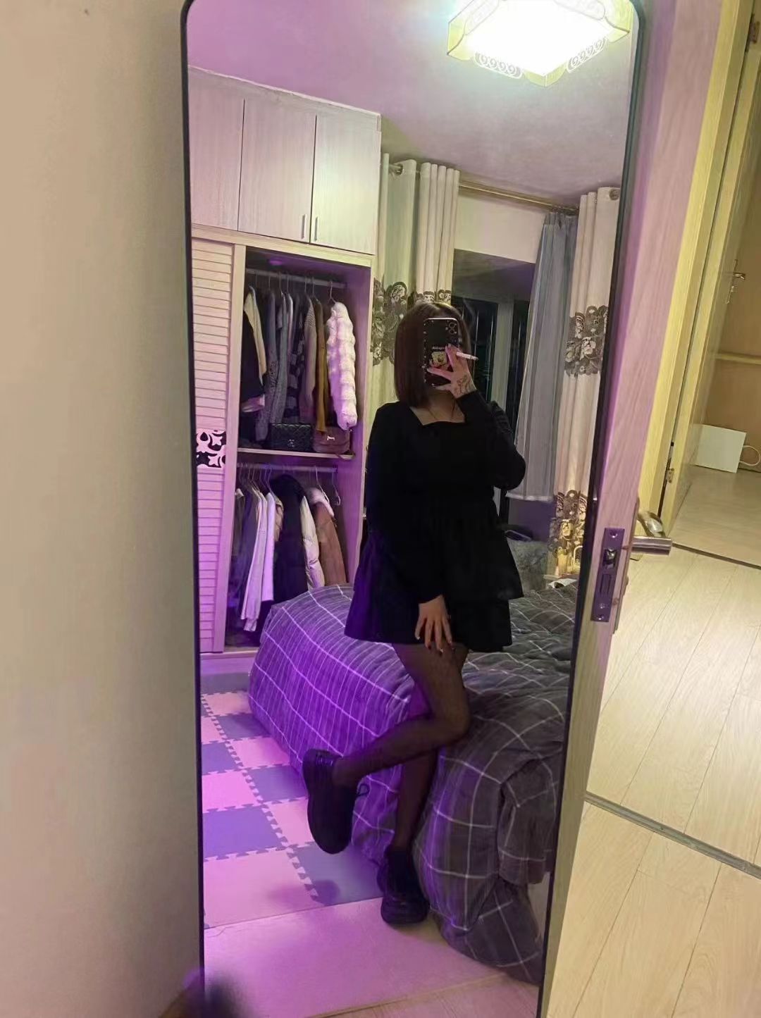 娇小可爱的小姐姐