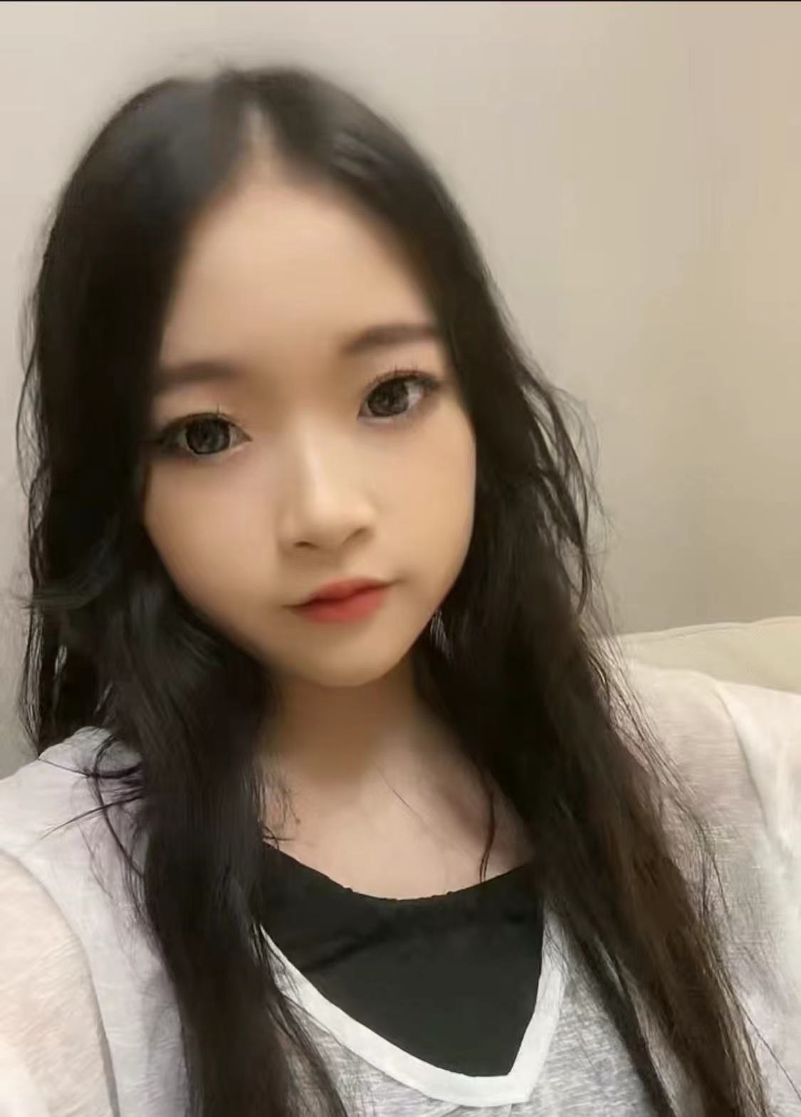 娇小可爱的小姐姐