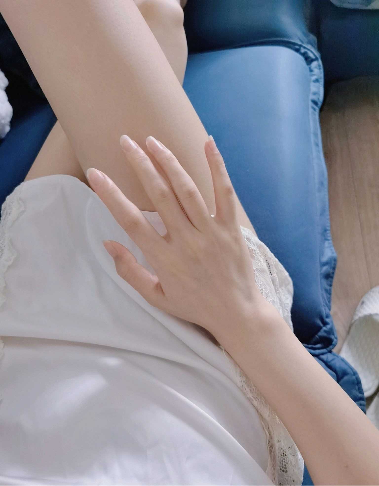 一个长相漂亮 甜美的大熊妹