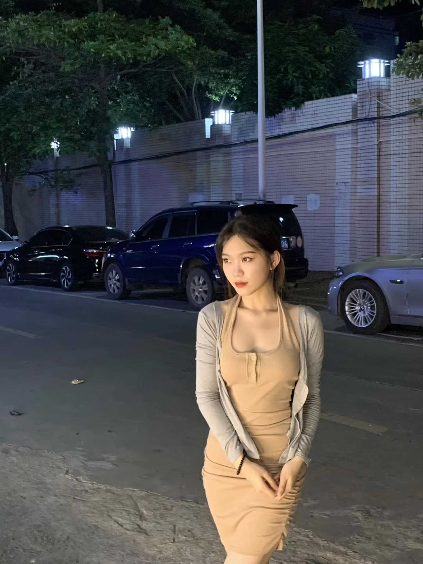 一个字紧，有种情人的感觉