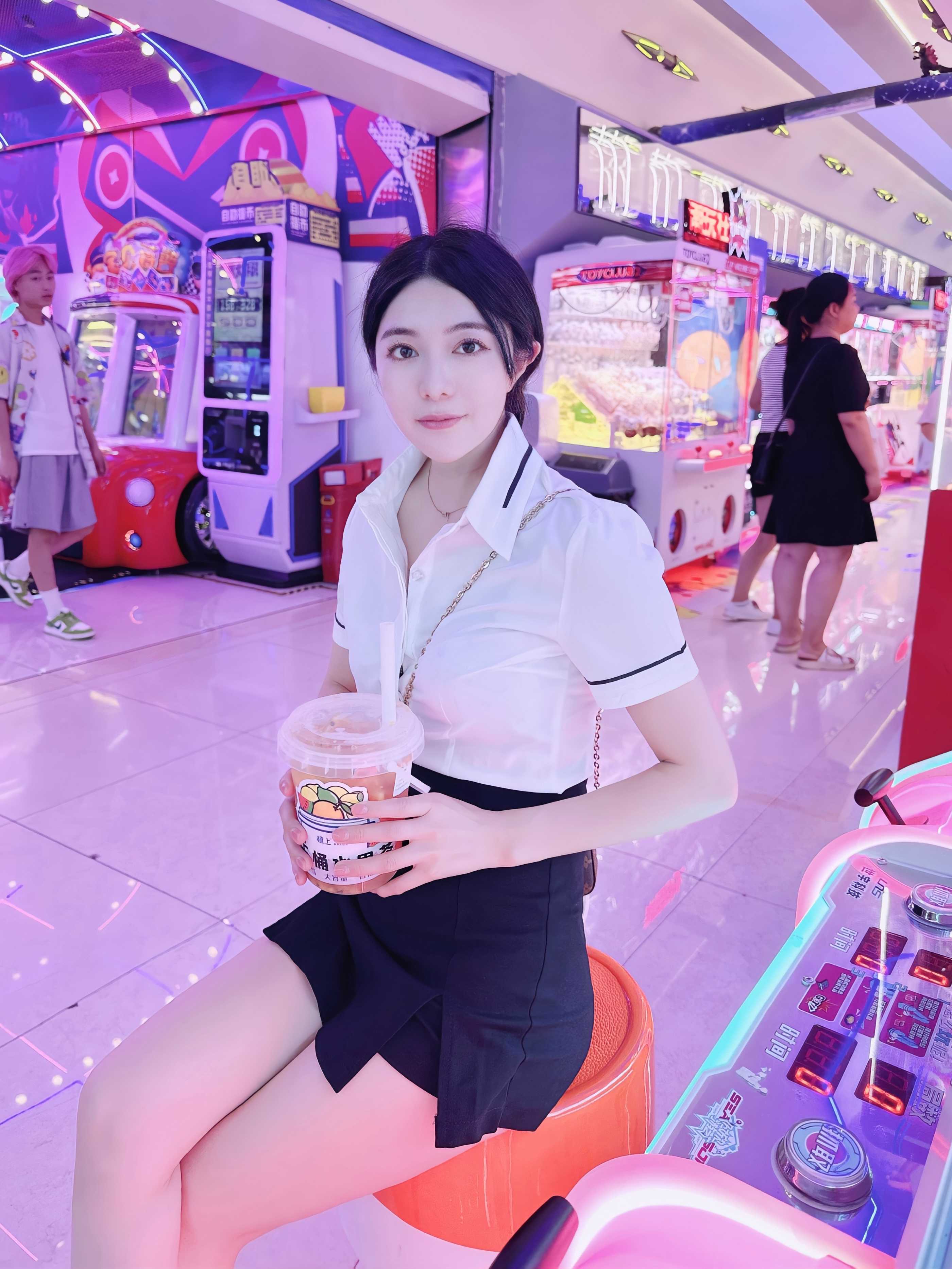 漂亮温柔妹妹兼职上门