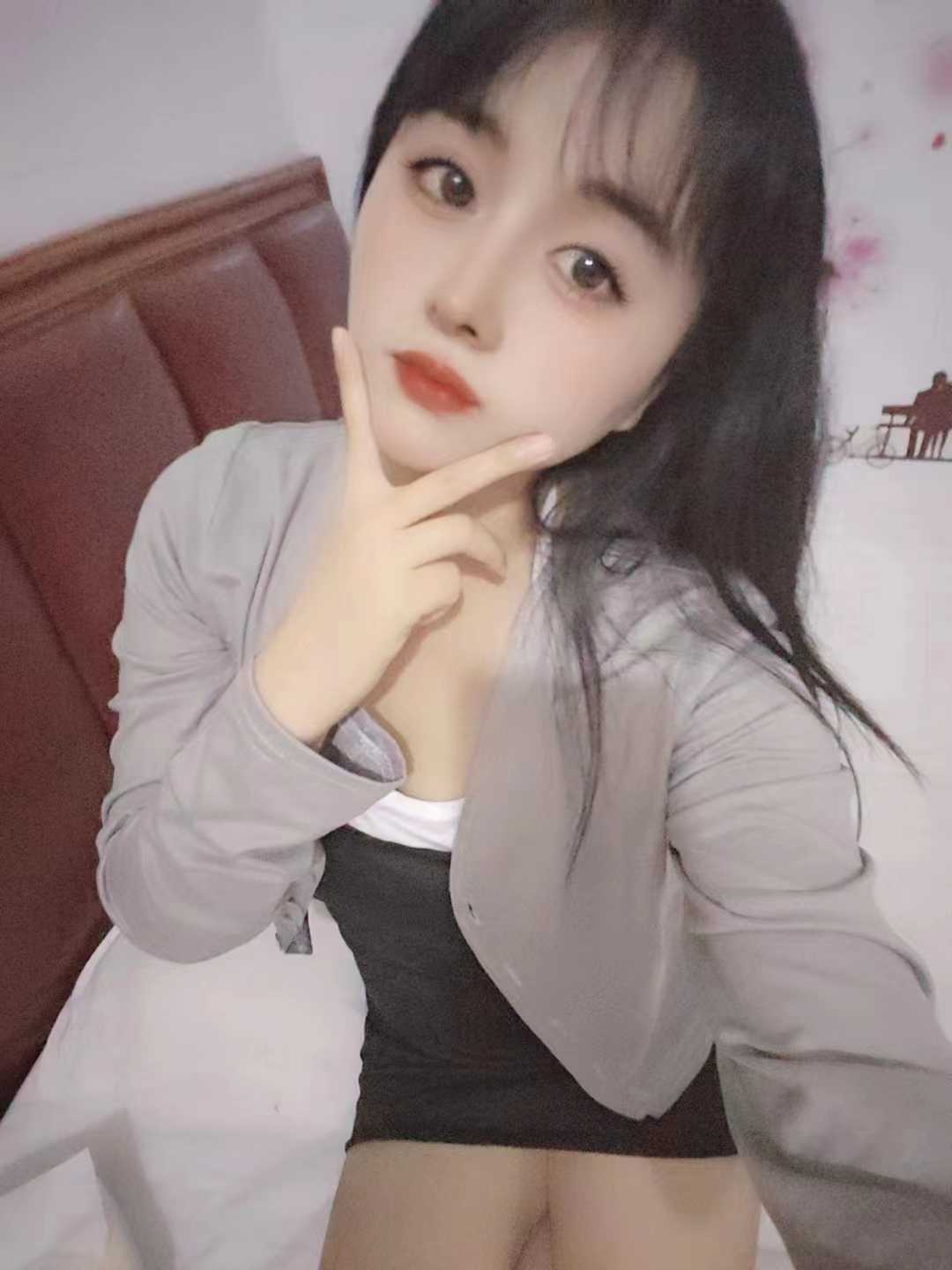 服务很到位 各种姿势都很配合