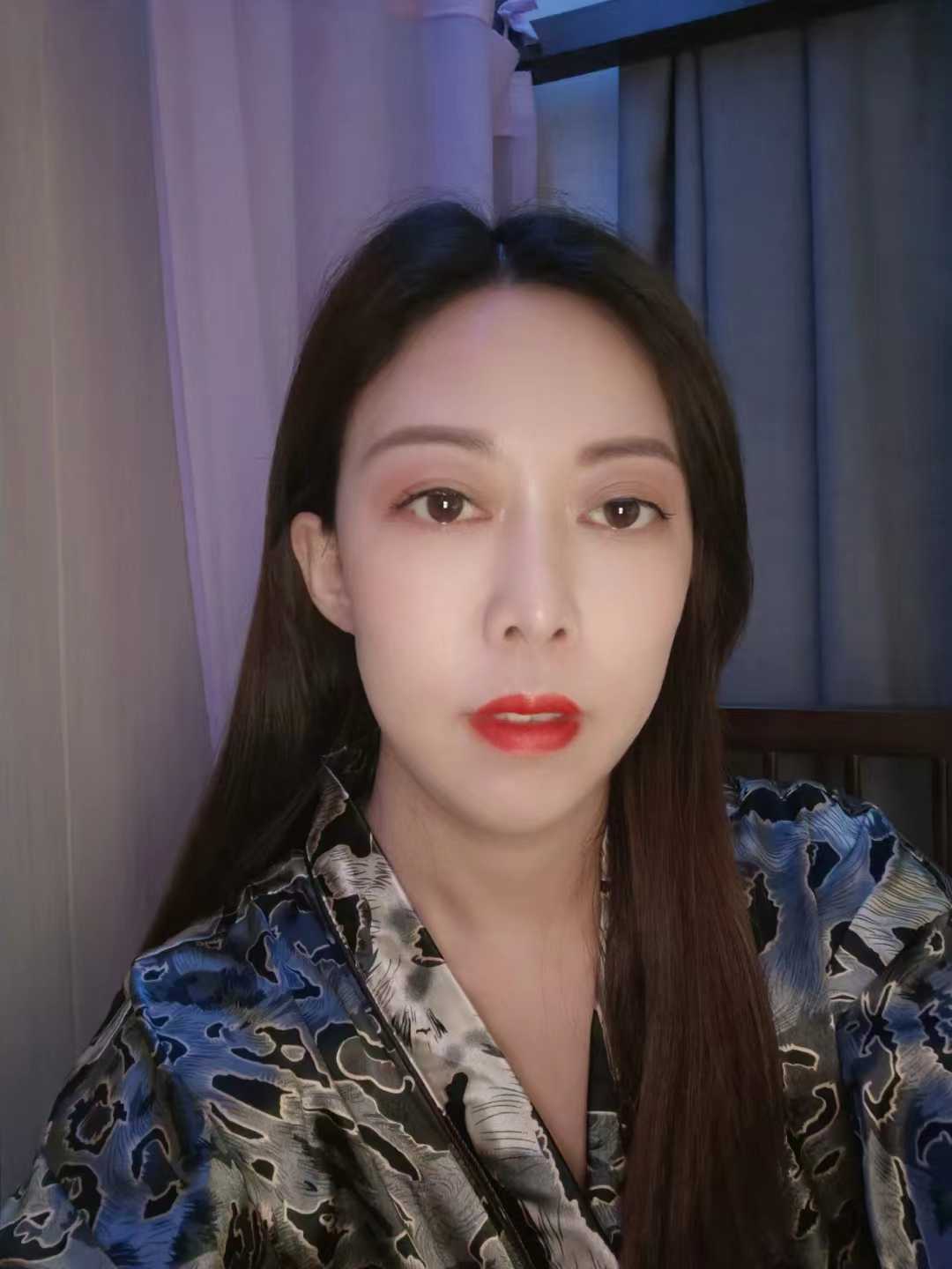 大腿肤白有肉感 玩的真带劲