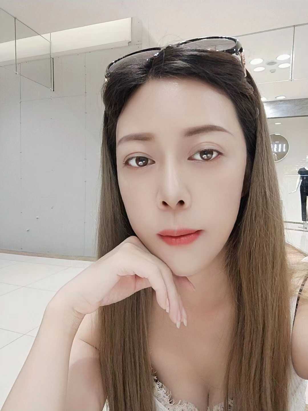 大腿肤白有肉感 玩的真带劲