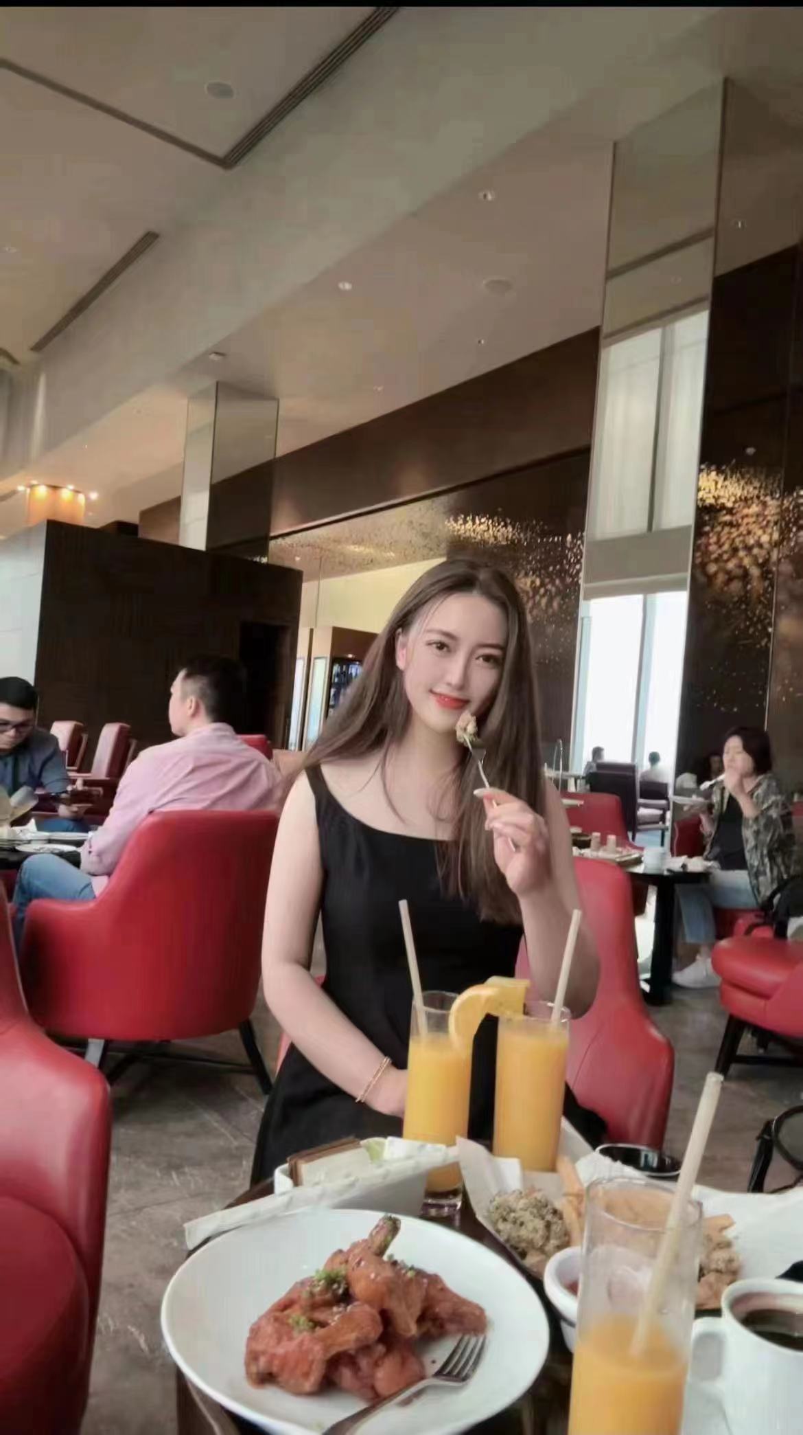 又有颜值，又有身材