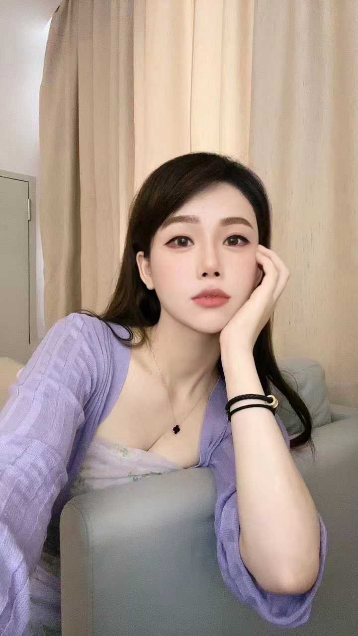 年轻颜正 第一眼看到她就被迷上