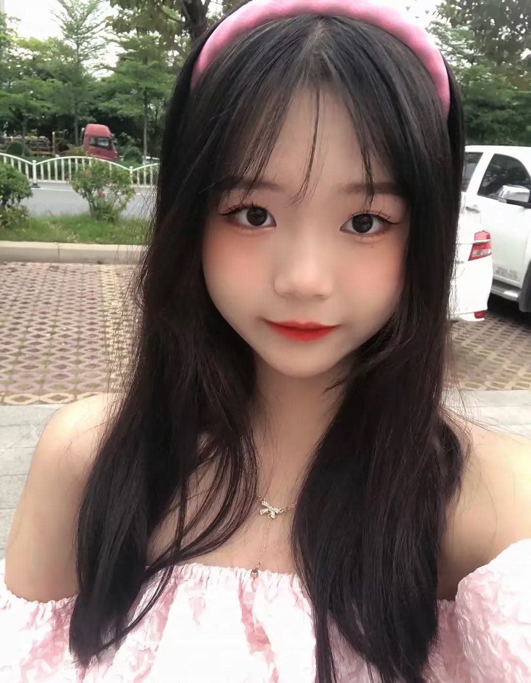 可爱型学生妹自己做