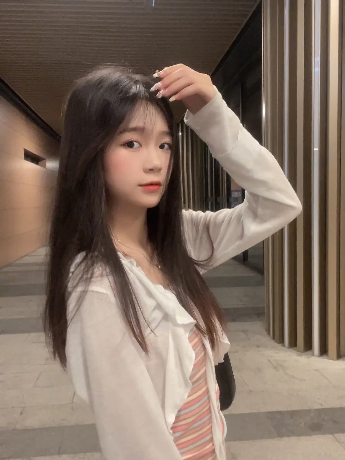 可爱型学生妹自己做