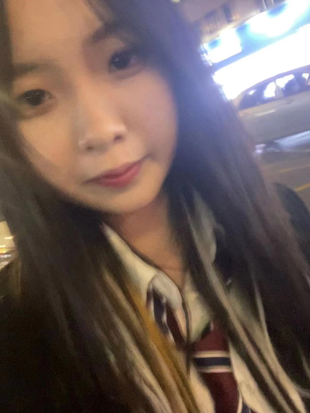 年轻粉嫩的小妹