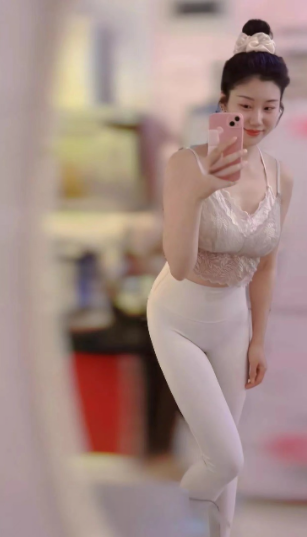 龙华颜值少妇，爱运动姿势多