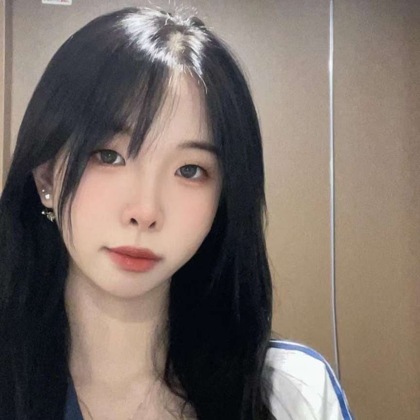 萝莉脸，魔鬼身材