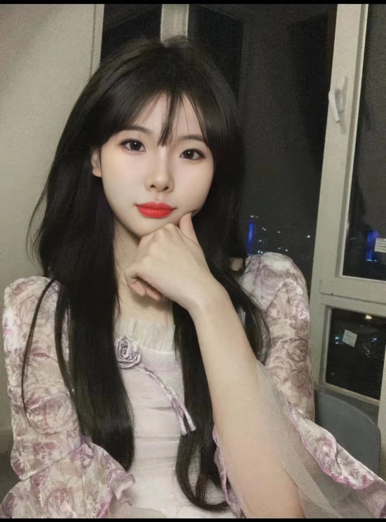 萝莉脸，魔鬼身材