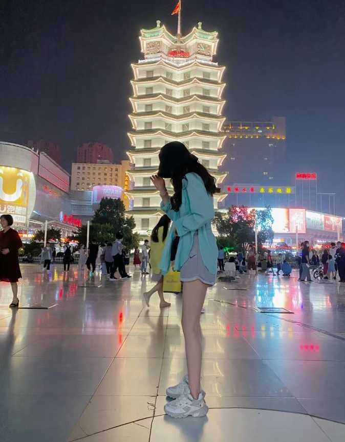 超级给力的小姐姐