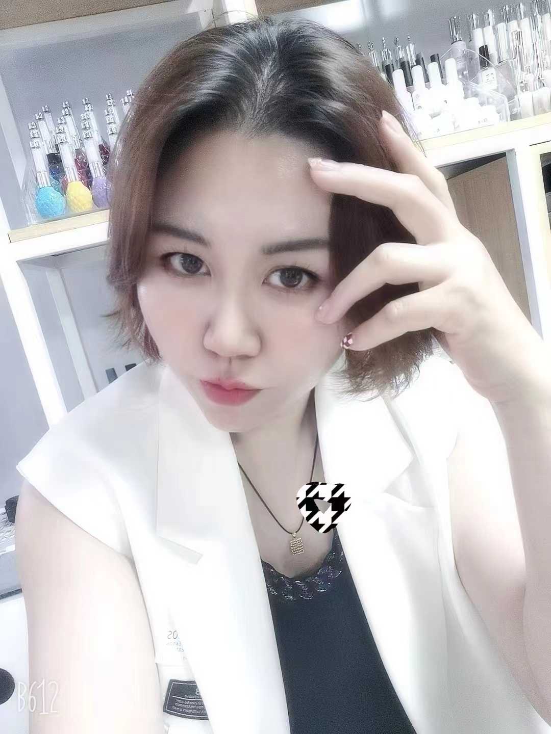 金台路韵味女人