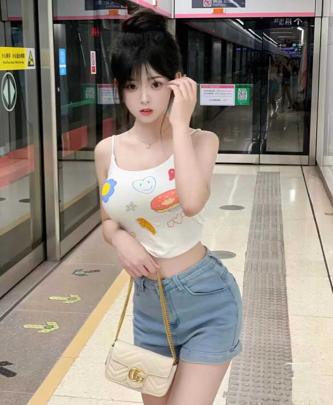 完事付款好身材萝莉