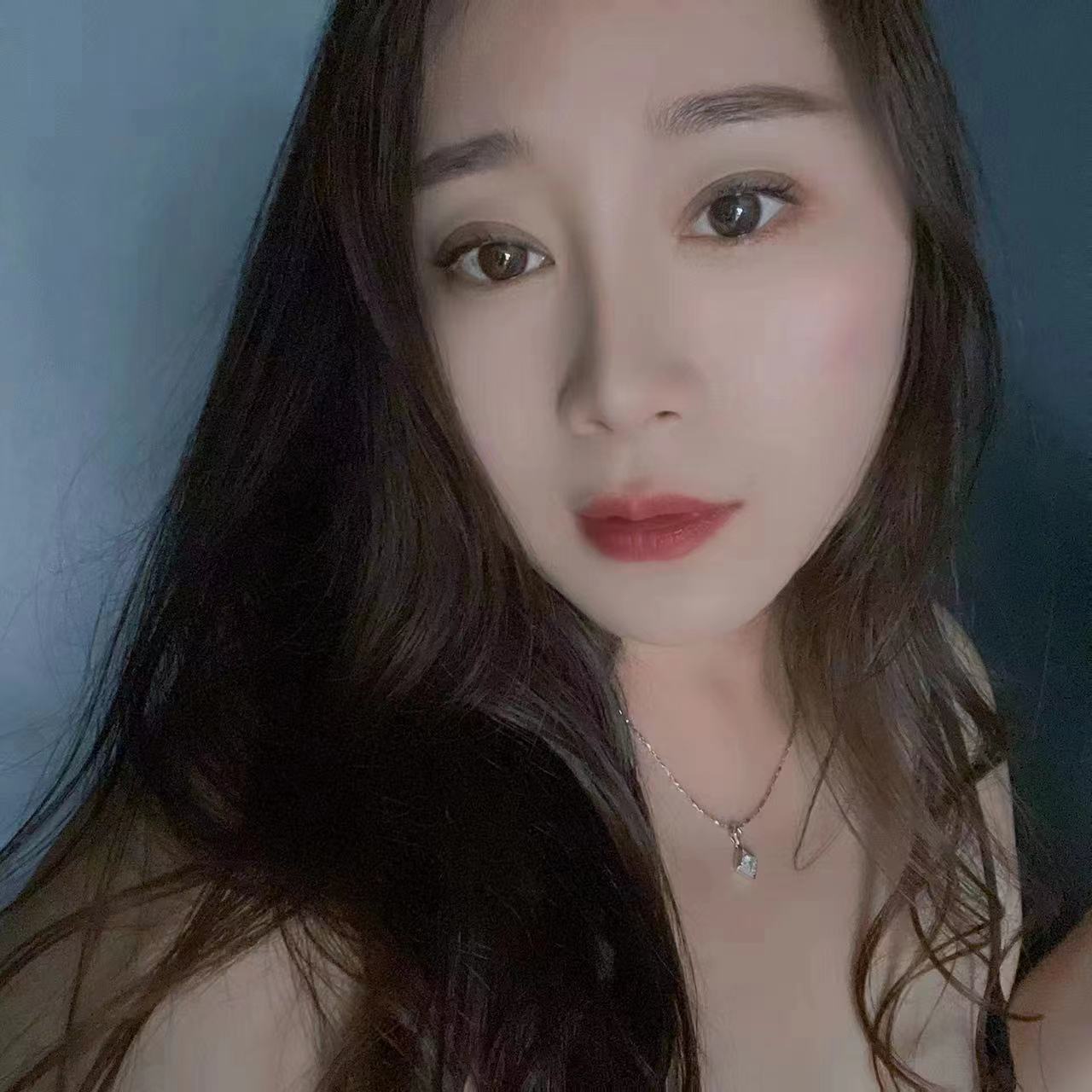 皮肤好胸够大，很爽