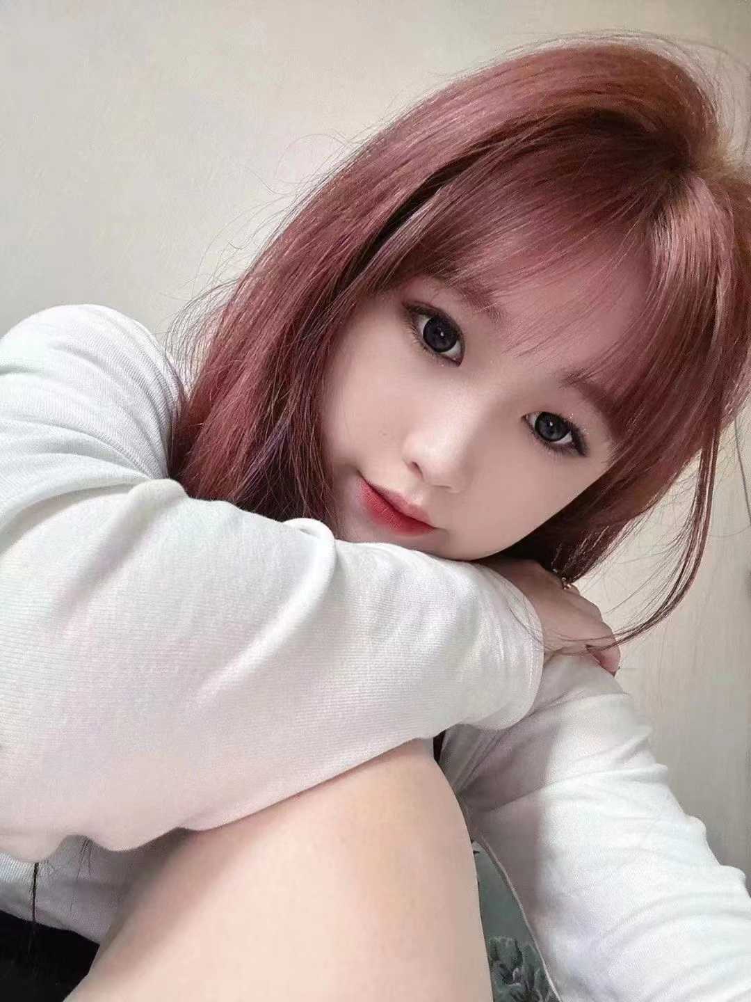 超级给力的00后嫩妹