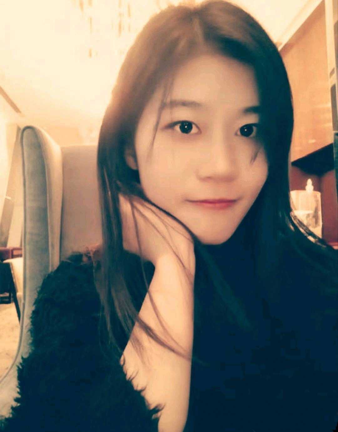 粉嫩小姐姐可甜可盐