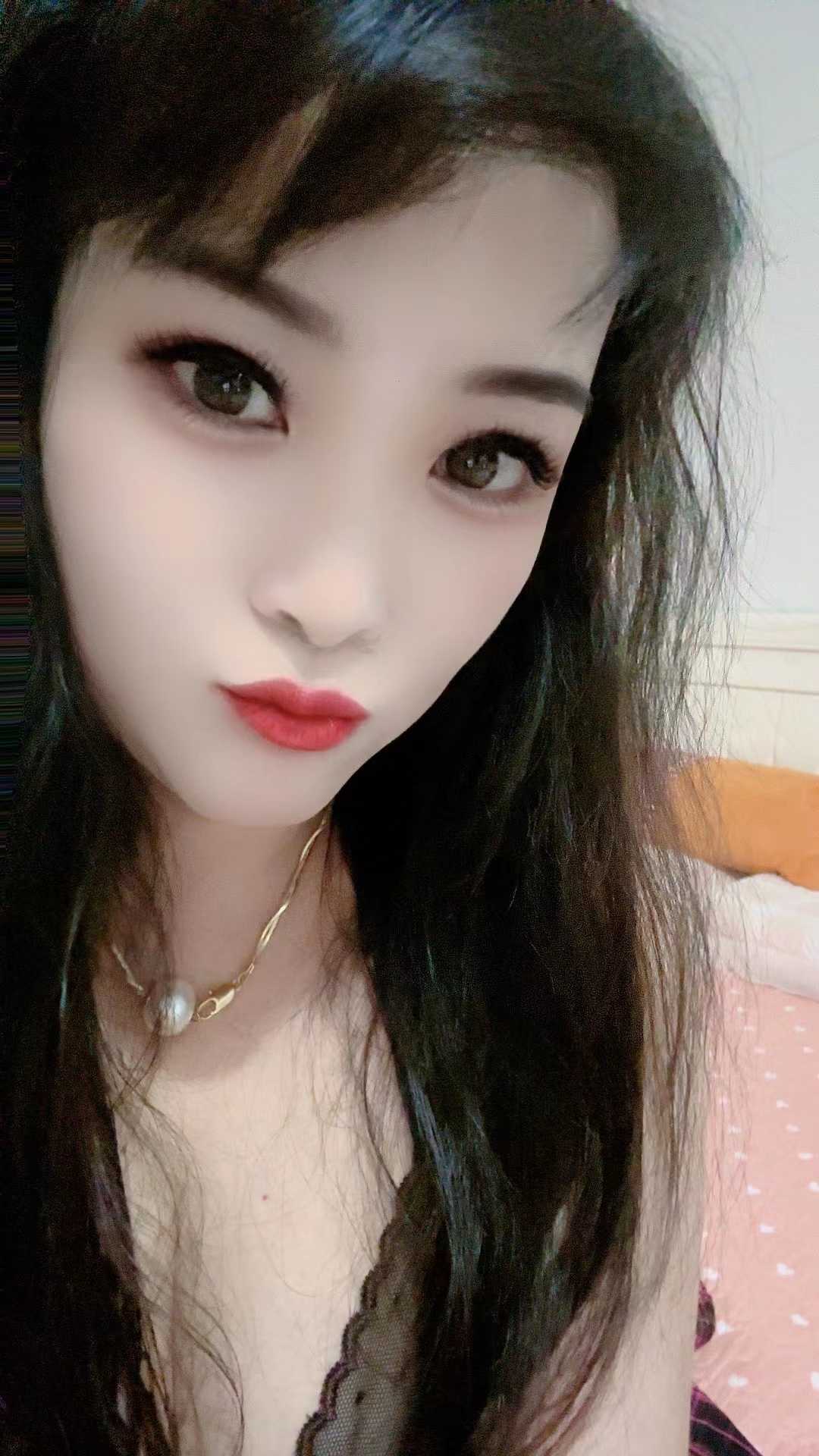 胸大，性格很sao