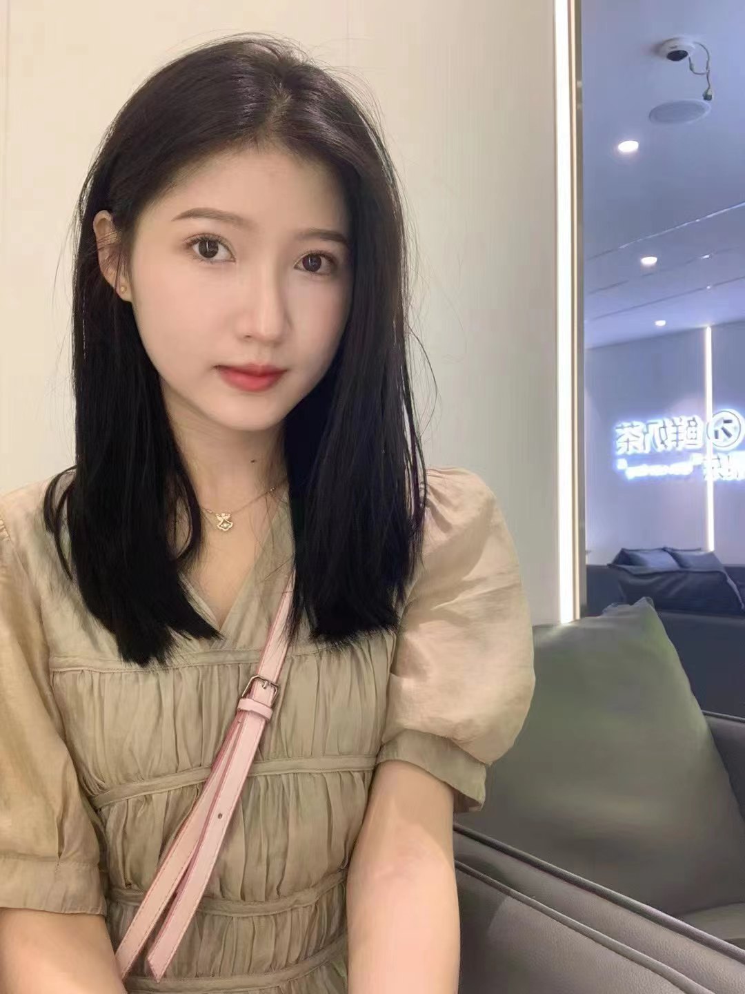 又甜又性感的闹闹