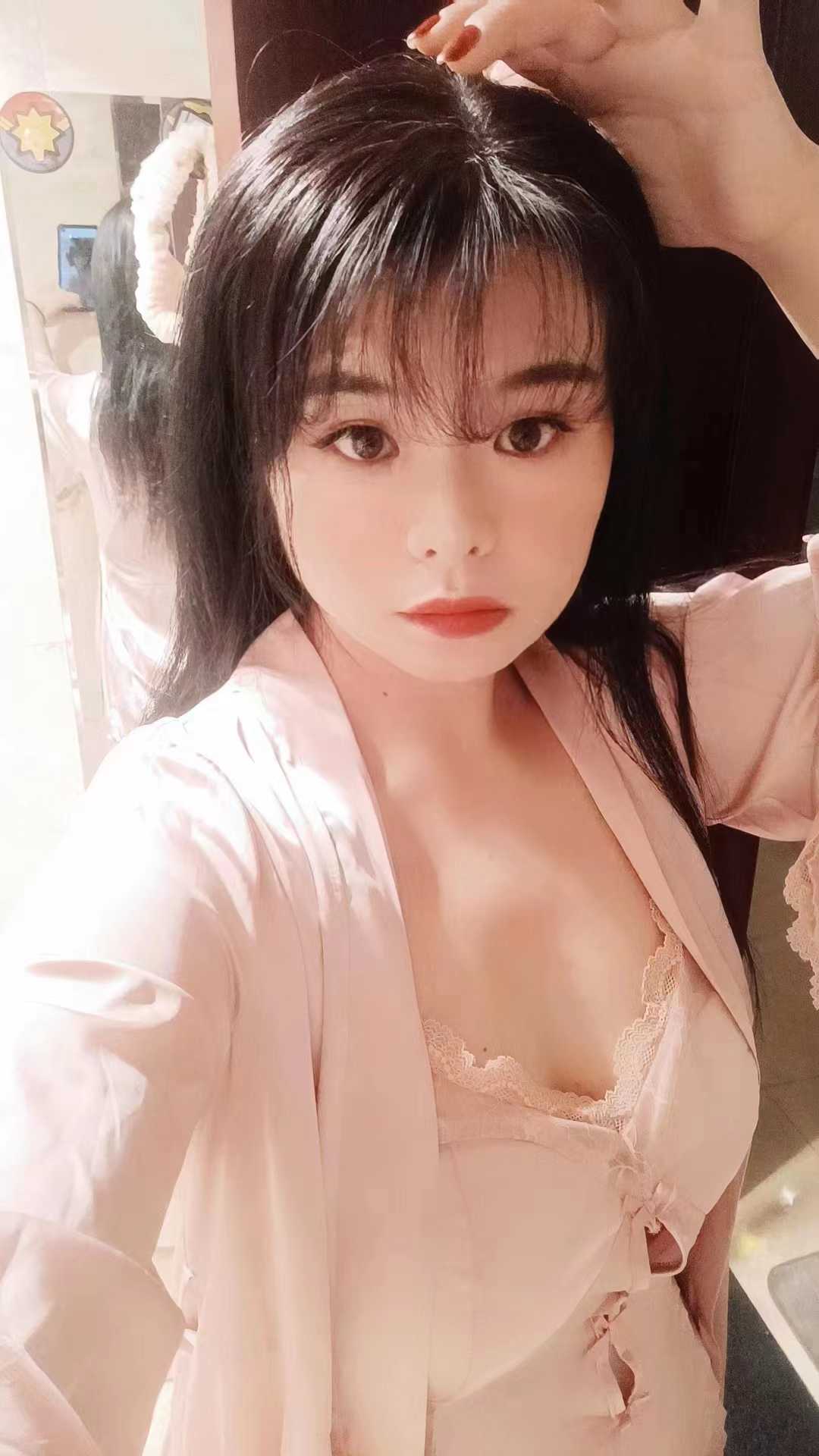 她很配合姿势随便换